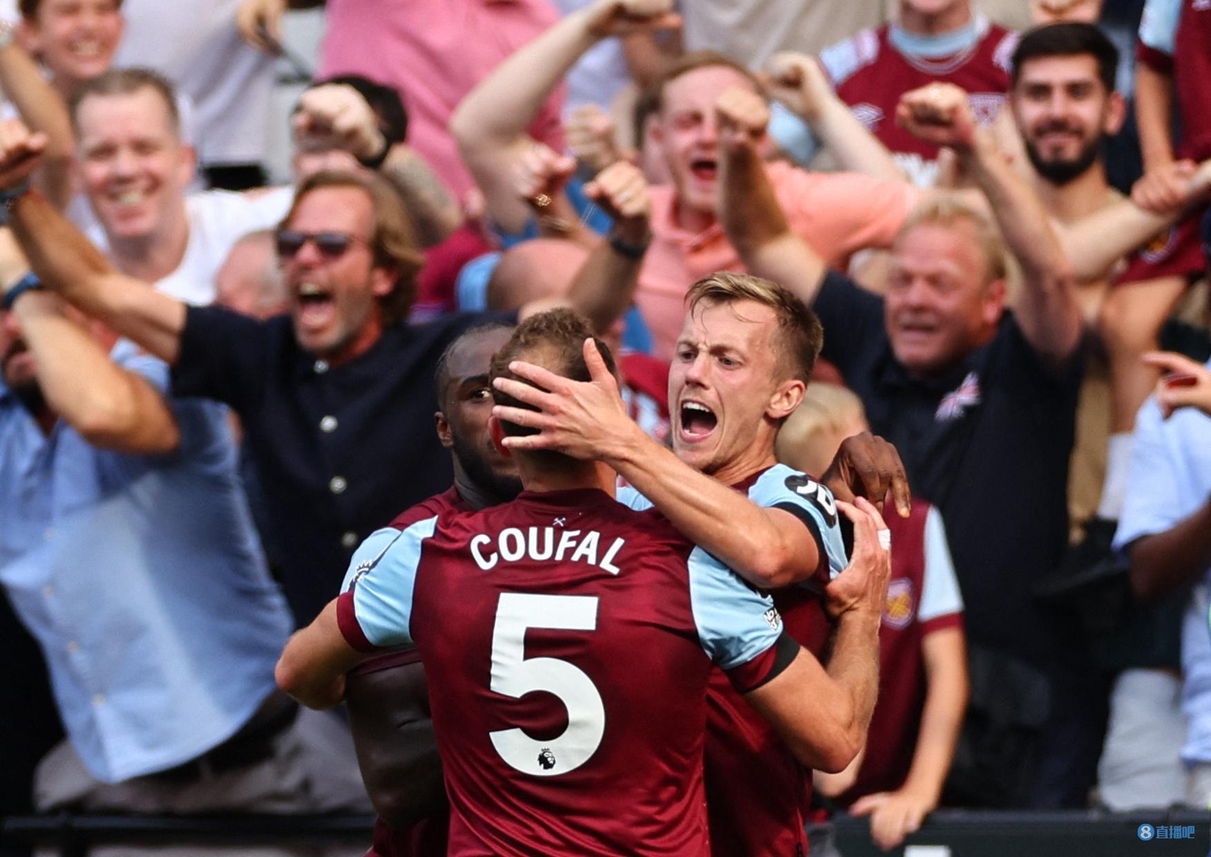 足球运动中 足球运动中