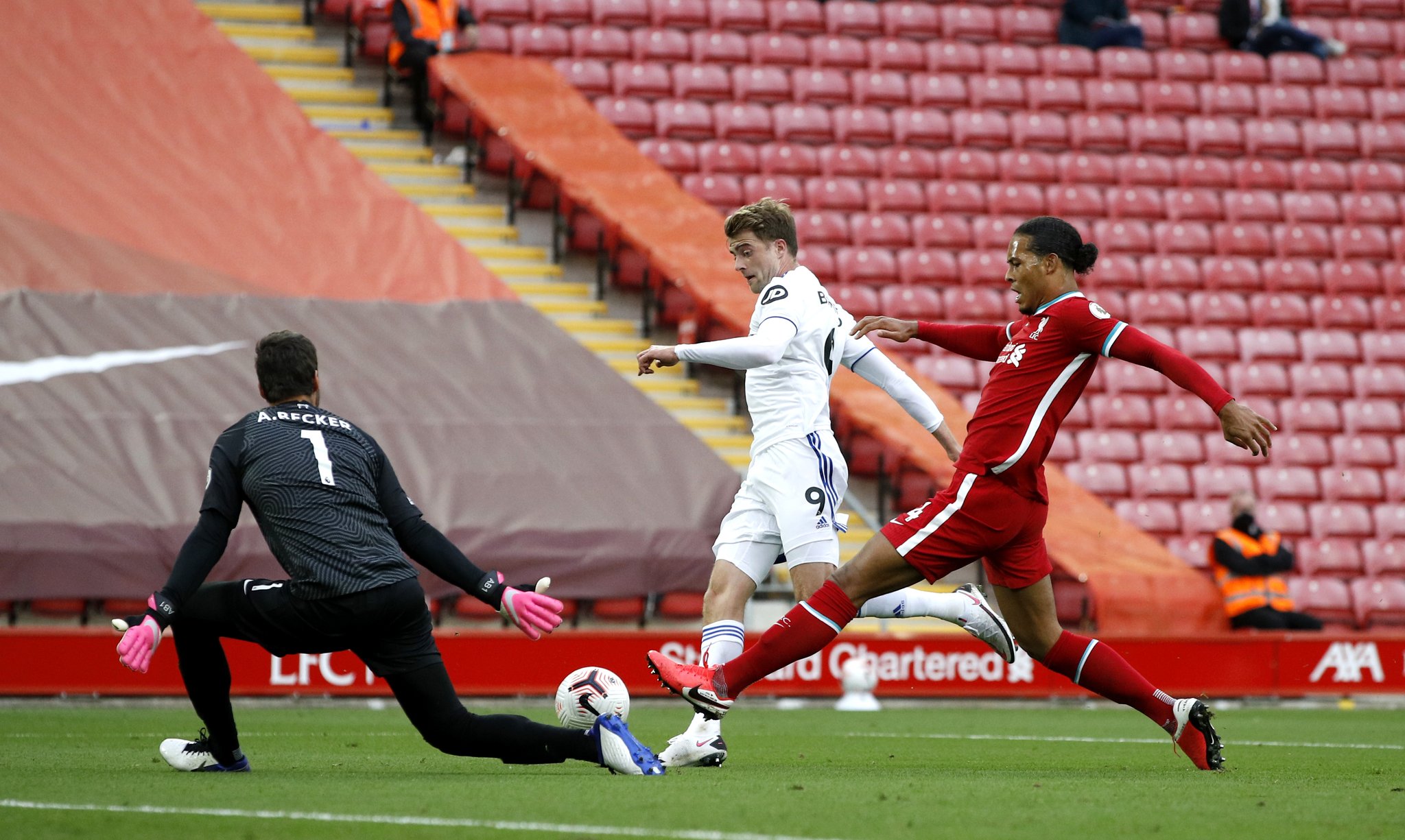 纷在社交媒 纷在社交媒