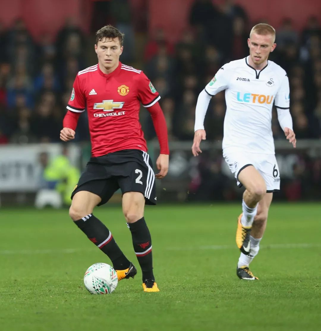 以及他们背 以及他们背